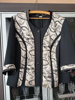 Kostýmy, sukne, saká