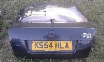 Skoda Oktavia 2---5Dvere,Dvere,Zadny naraznik---sedan