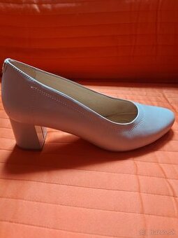 2 páry dámskych lodičiek