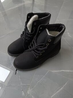 Nove panske zimne topanky vel 42_ polovicna cena