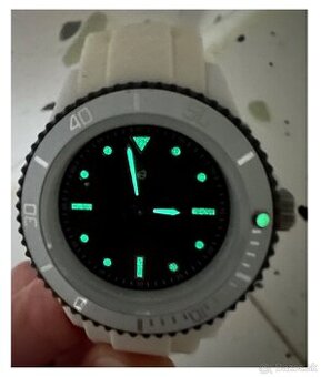 ŠPORTOVÉ unisex neMeCké HODINKY za 20EUR