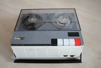 Kúpim magnetofon Tesla Uran