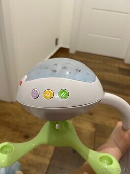 Kolotoč nad postieľku motýlik