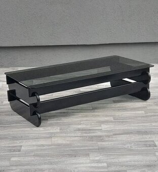 Stolík dizajnový čierny so sklom.