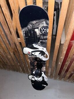Snowboard Lib Tech Box Scratcher + viazanie Burton Freestyle
