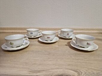 Predám porcelánové šálky, mliečnik, sošku