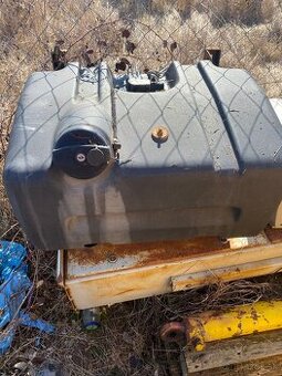 Nádrž Renault midlum