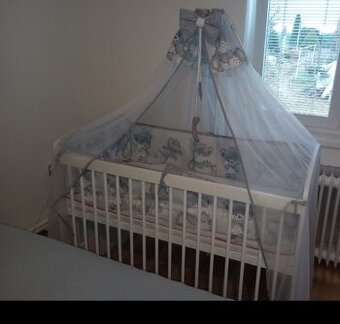 Predám detskú postieľku+ 2x matrac, plachty, mantinel...