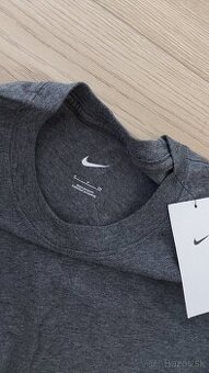 Nové originál NIKE tričko S