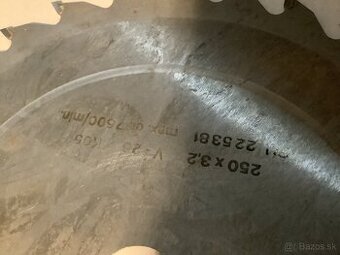 pilový kotuč s TK priemer250 diera 30 mm pilana