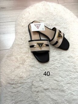 Čierne slapky guess