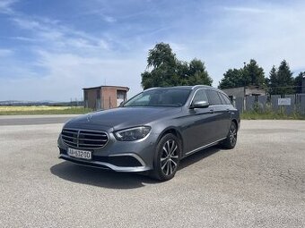 Mercedes-Benz E 300de 4MATIC Sedan–2021/Hybrid/Odpocet DPH