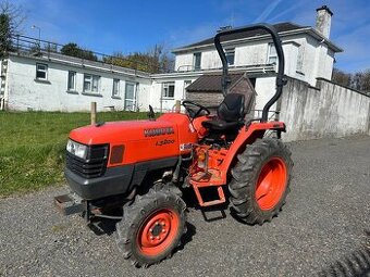 Kubota L3200