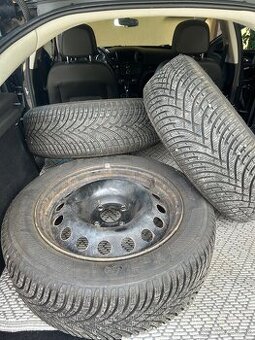 Predam zimne gumy Peugeot / Citroen v perfektnom stave