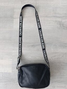 Krásna kabelka Calvin Klein - 1