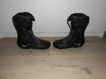 Predam v super stave moto cizmy znacky VANUCCI RV6