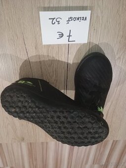 Kopačky 32 -turfy