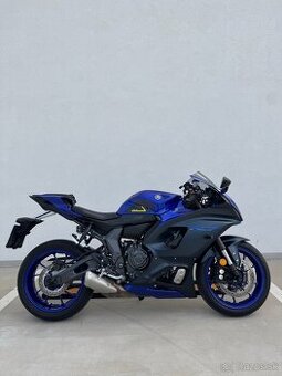 Yamaha R7