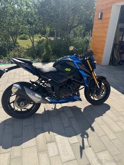 Suzuki gsx s 750