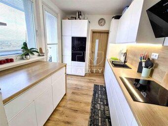 TUreality ponúka krásny 3i byt v centre Stupavy s...