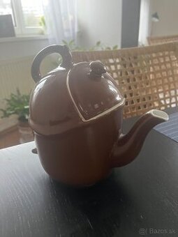 Hnedý čajník – unikátny dizajn