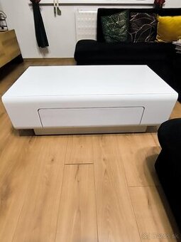 Konferenčný stolík