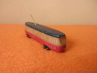 stará čs. hračka - drevená električka Tatra T1 Tofa 60. roky