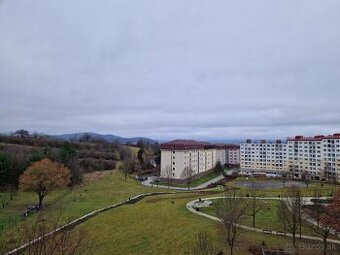Predáme zrekonštruovaný 2-izbový byt v Dubnici nad Váhom