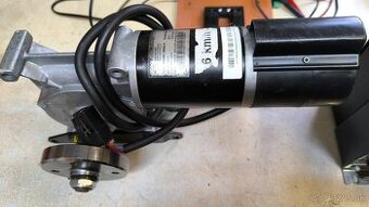 Motorček s prevodovkou