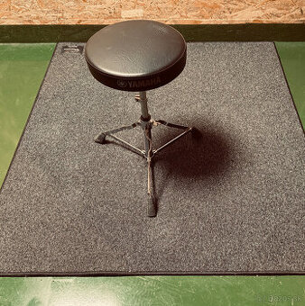 Predam koberec pod bicie a bubenícku stoličku