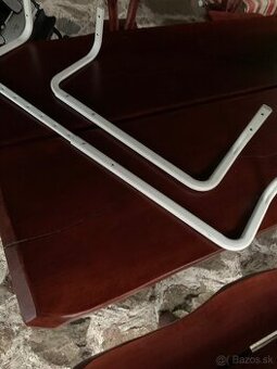 Vešiaková tyč na oblečenie