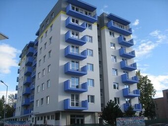 Prenajmem 2 izb. byt v centre PP novostavba