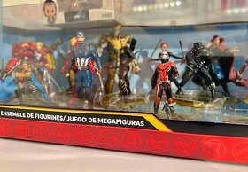 Avengers MARVEL mega figurine playset, original DISNEY