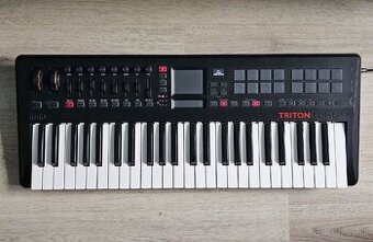 KORG TRITON Taktile 49 MIDI controler