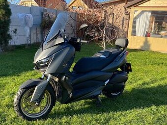 Yamaha X Max 300
