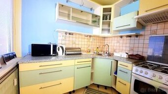 Veľkometrážny 3 izbový byt s balkónom po čiastočnej rekonštr