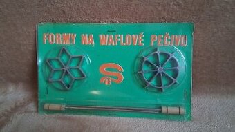 Starožitné formy na vaflove pečivo neotvorene
