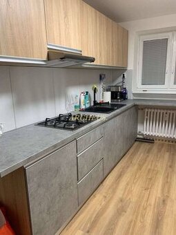 NA PREDAJ - ZREKONŠTRUOVANÝ 2 IZBOVÝ BYT, 58 M2 HUMENNÉ