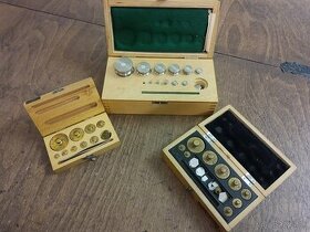 Retro predmety: Technické váhy Meopta T1 so závažiami