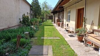 Ponúkam na predaj rodinný s veľkým pozemkom