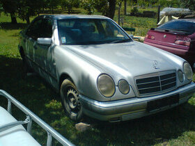 Mercedes W 210 300 D - 1