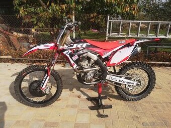 Honda CRF 250R, 2019, se startérem.