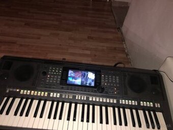 YAMAHA PSR S770