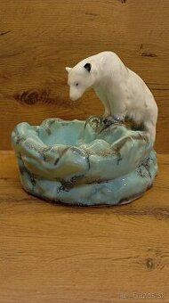 soška medvedica nora