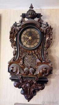 Predám v dreve vyrezané staré hodiny