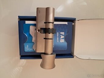 Cylindricka bezpečnostná vložka FAB ☆☆☆ 40-40 s gombíkom