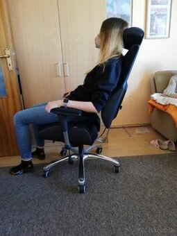 Kancelarska ergonomicka stolicka TERAPIA
