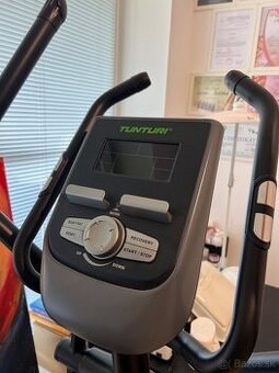 Eliptický trenažér C50 Crosstrainer Performance