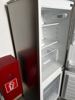 Chladnička s mrazničkou  Ikea