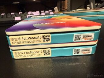 2x iPhone 13 displej